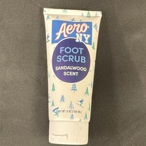 Aero NY Sandalwood Scent Foot Scrub - Blue and White